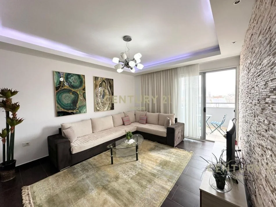 Tirane, jepet me qera apartament 2+1 Kati 5, 100 m² 650 € (Neom107945)