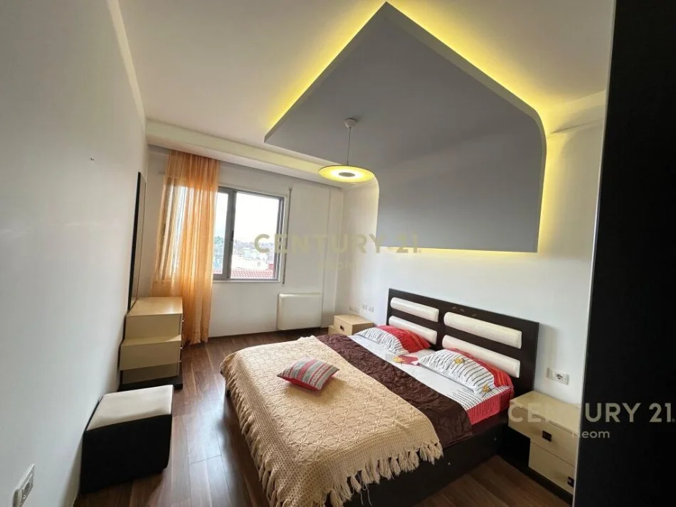 Tirane, jepet me qera apartament 2+1 Kati 5, 100 m² 650 € (Neom107945)