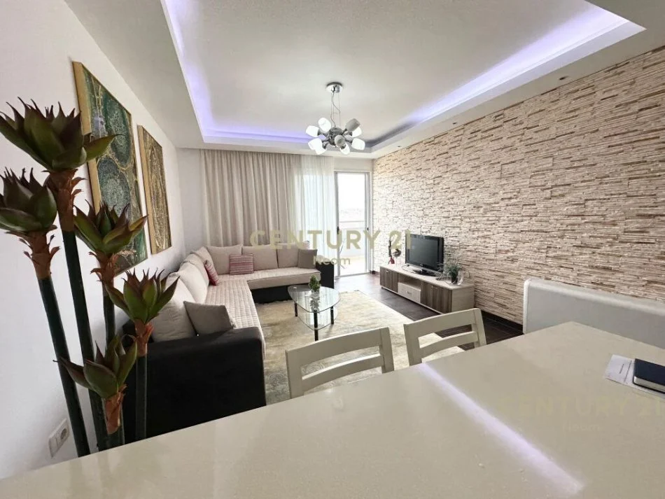 Tirane, jepet me qera apartament 2+1 Kati 5, 100 m² 650 € (Neom107945)