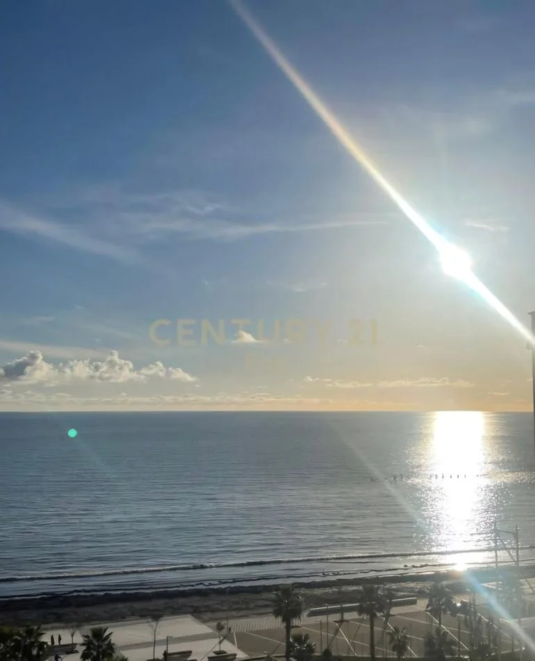 Durres, shitet apartament 2+1+Ballkon Kati 9, 131 m² 290.000 € (Vollga)