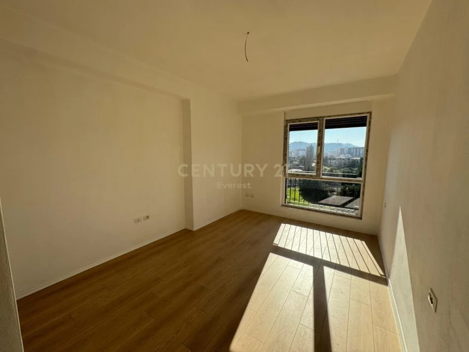 Tirane, shitet apartament Kati 5, 149 m² 230.000 € 