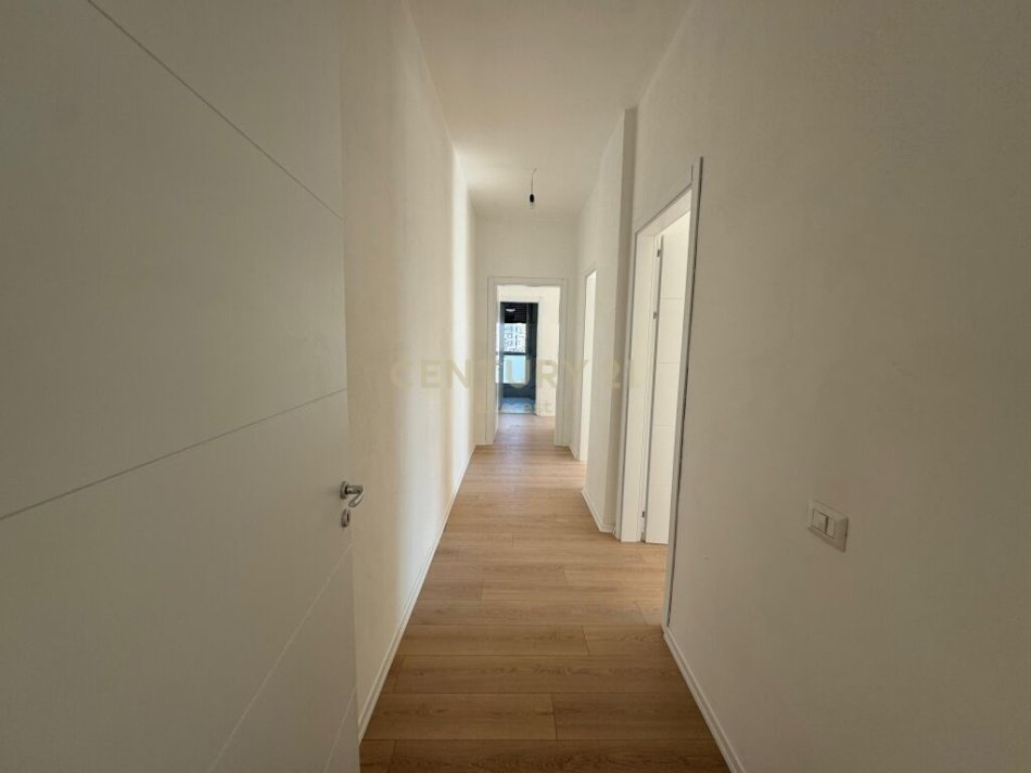 Tirane, shitet apartament Kati 5, 149 m² 230.000 € 