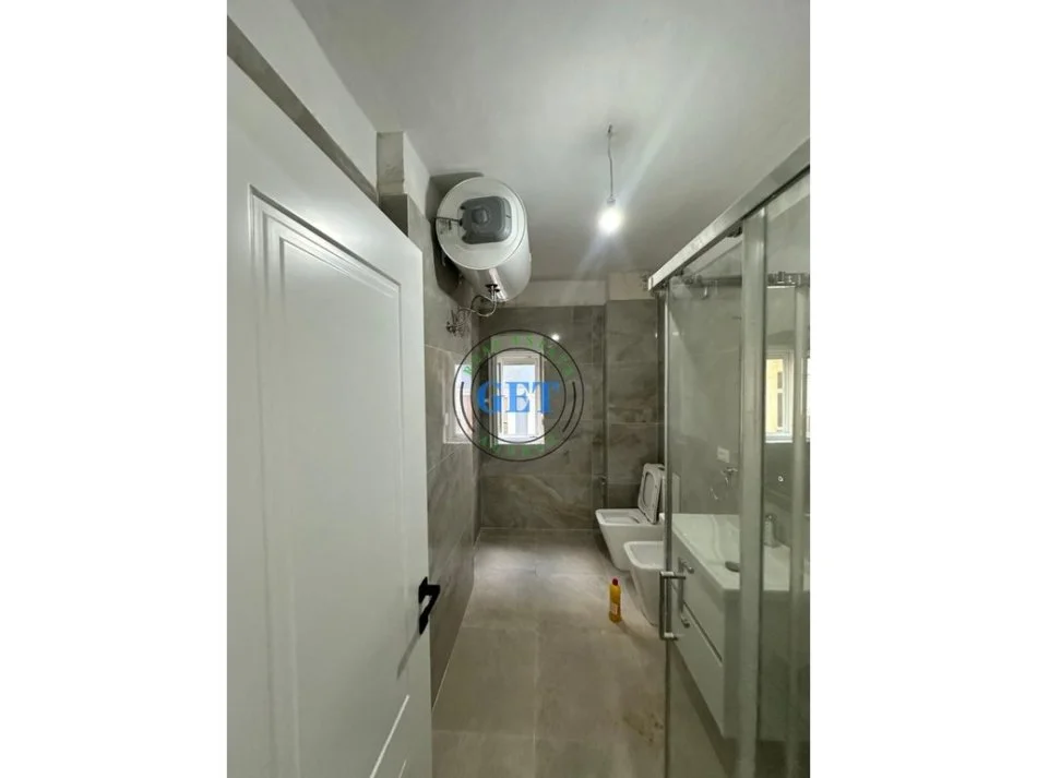 Durres, jepet me qera apartament 2+1 Kati 3, 85 m² 550 € (Tregu fruta perimeve)