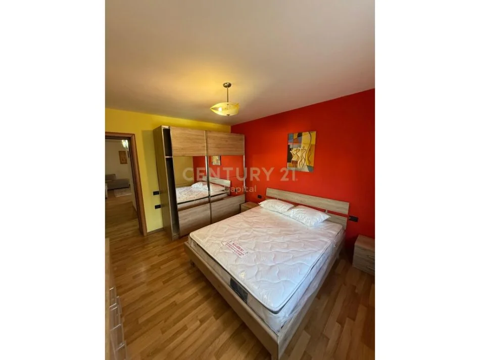 Tirane, jepet me qera apartament duplex 1+1 Kati 4, 60 m² 450 € (Shkolla e Baletit)