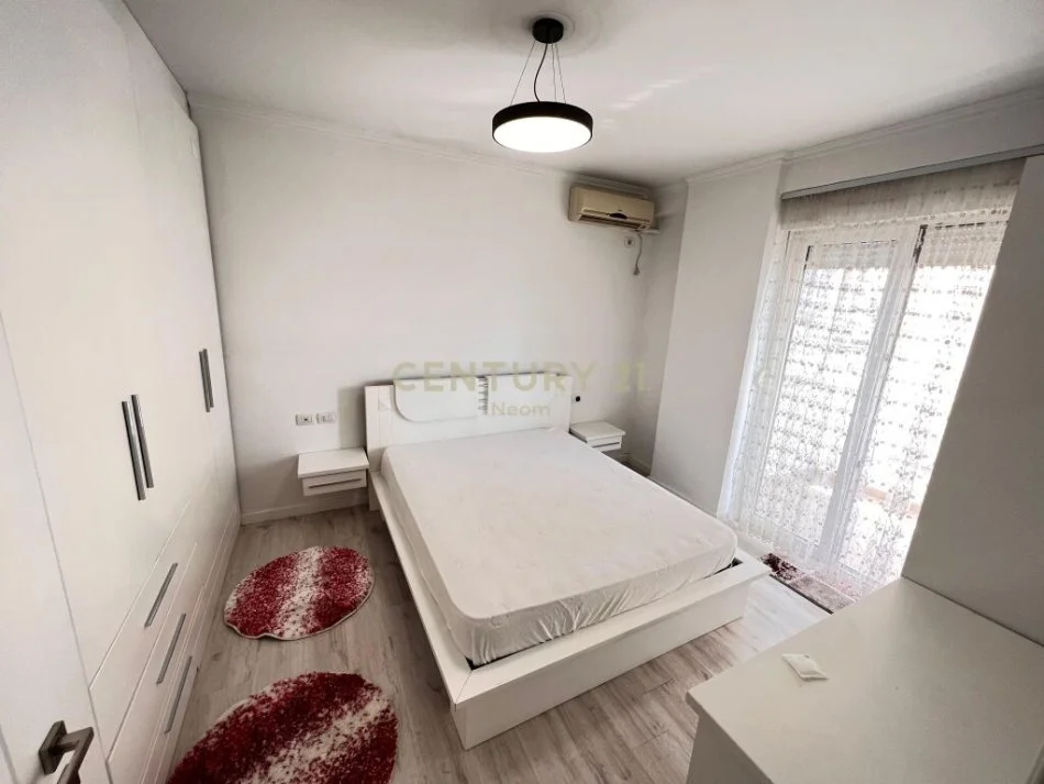 Tirane, jepet me qera apartament 1+1 Kati 5, 77 m² 500 € (Neom108140)