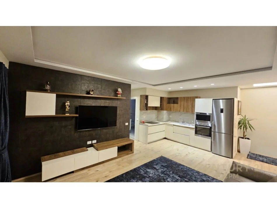 Tirane, shitet apartament 2+1 Kati 9, 93 m² 245.000 € (21 dhjetori)