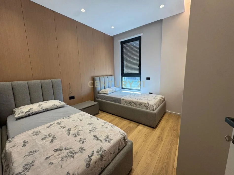 Tirane, jepet me qera apartament 2+1+Aneks+Ballkon Kati 2, 101 m² 850 € (Neom108204)