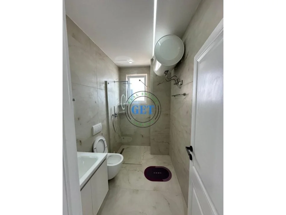Durres, shitet apartament 3+1 Kati 7, 148 m² 200.000 € (Tregu fruta perimeve)
