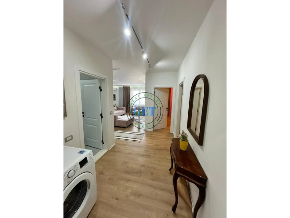 Durres, shitet apartament 3+1 Kati 7, 148 m² 200.000 € (Tregu fruta perimeve)