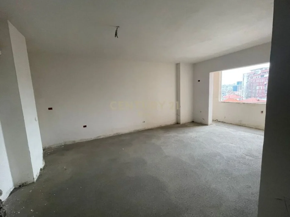 Tirane,Shitet apartamenti 1+1 , sip 70 m2, 87,000€(Porcelan)