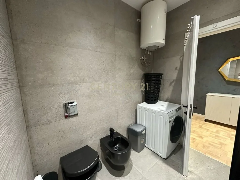 Tirane, jepet me qera apartament 1+1+Aneks+Ballkon Kati 2, 110 m² 1.200 € (Neom108355)