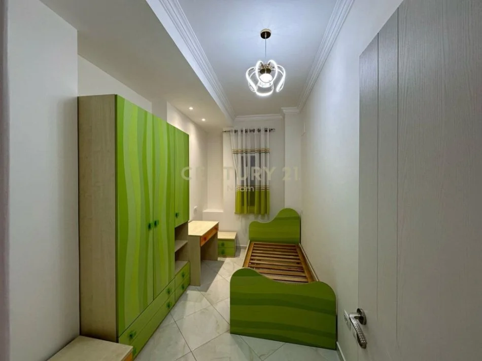 Tirane, shes 3+1 Kati 3, 114 m² 227.000 € (liqeni thate)