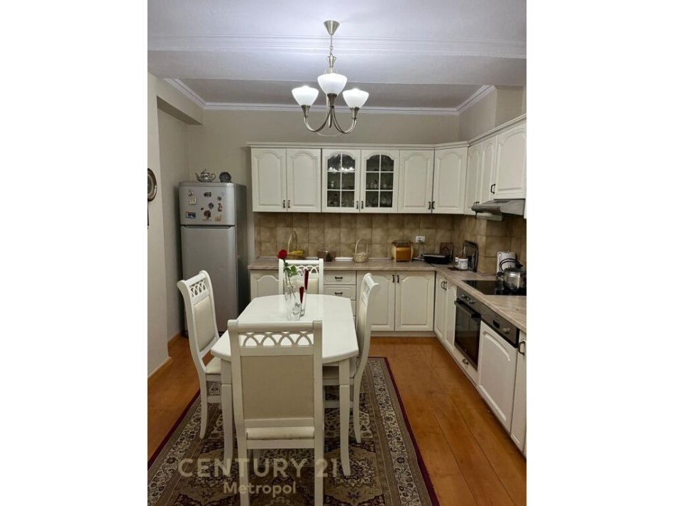 Tirane, jepet me qera apartament 2+1 Kati 6, 111 m² 750 € (Shkolla Deshmoret e Lirise)