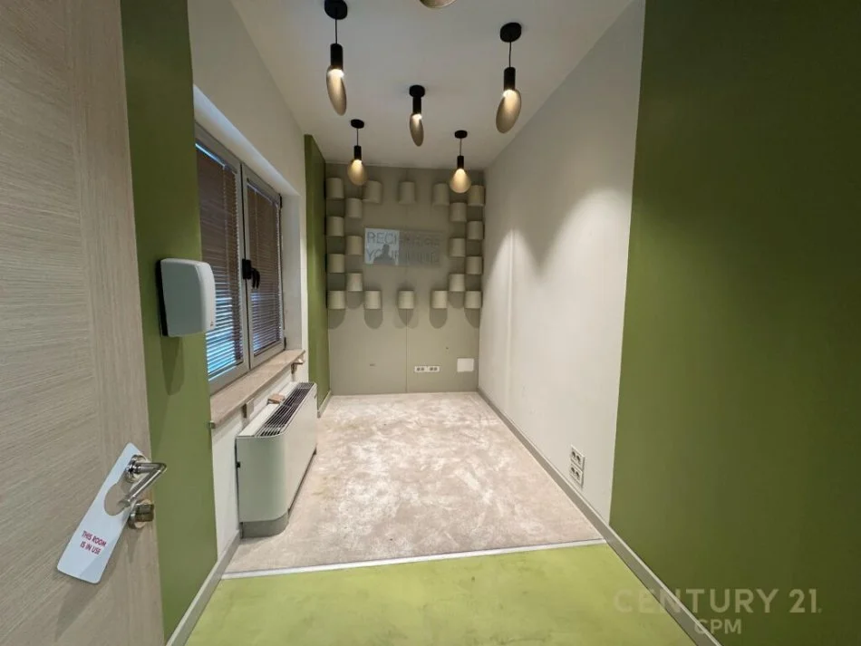 Tirane, jepet me qera ambjent biznesi Kati 6, 658 m² 13.000 € (Rruga e Elbasanit)