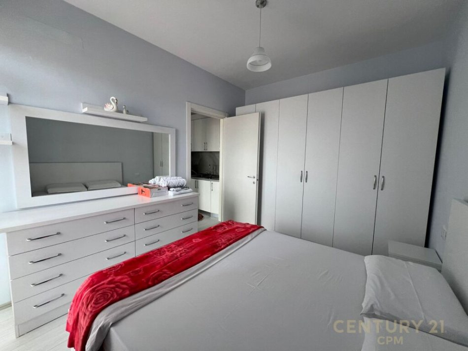 Tirane, jepet me qera apartament 1+1 Kati 6, 75 m² 650 € (Laprake)