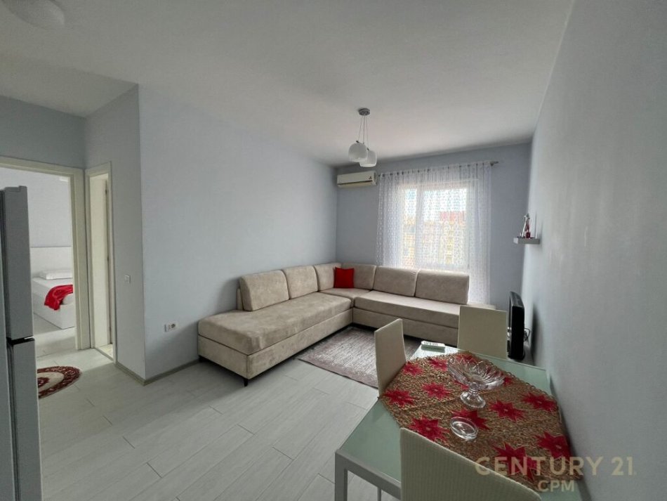 Tirane, jepet me qera apartament 1+1 Kati 6, 75 m² 650 € (Laprake)