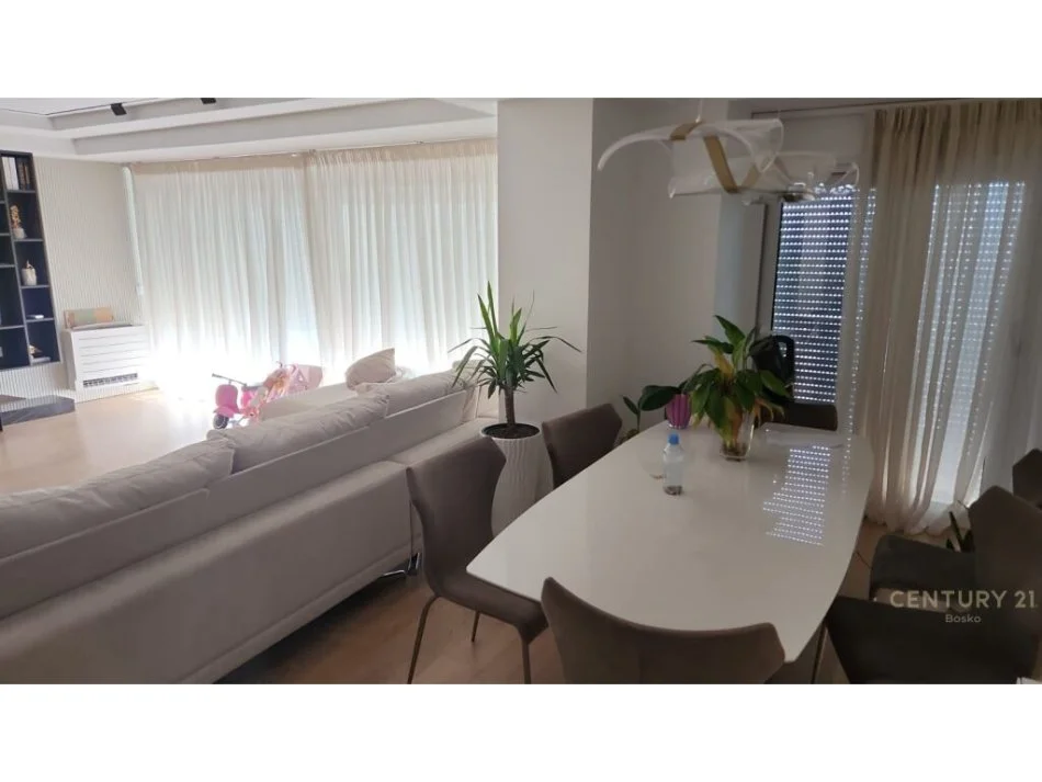 Tirane, shitet apartament duplex Dublex Kati 1, 189 m² 400.000 € 