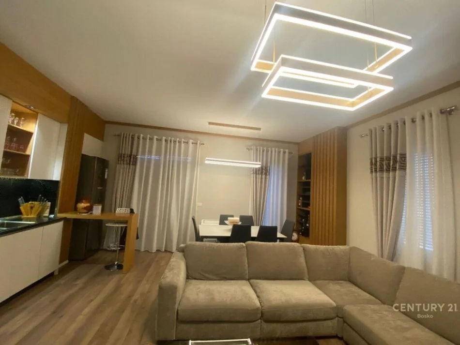 Tirane, shitet apartament 2+1 Kati 6, 117 m² 207.000 € 