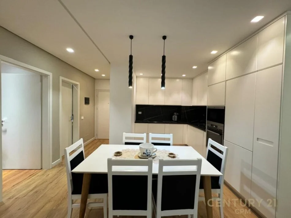 Tirane, jepet me qera apartament Kati 2, 82 m² 750 € 