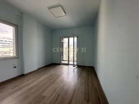 Tirane, shitet apartament 2+1+Ballkon Kati 6, 110 m² 285.000 € (rruga sali butka)
