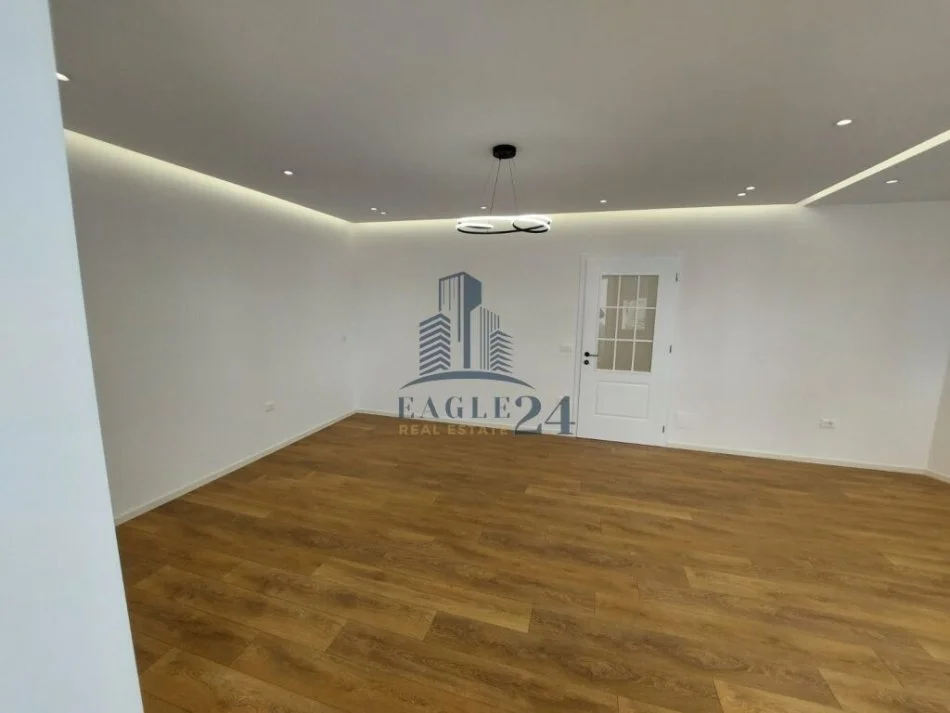 Tirane, shitet apartament 2+1 Kati 10, 100 m² 213.000 € (Rruga e Barrikadave)