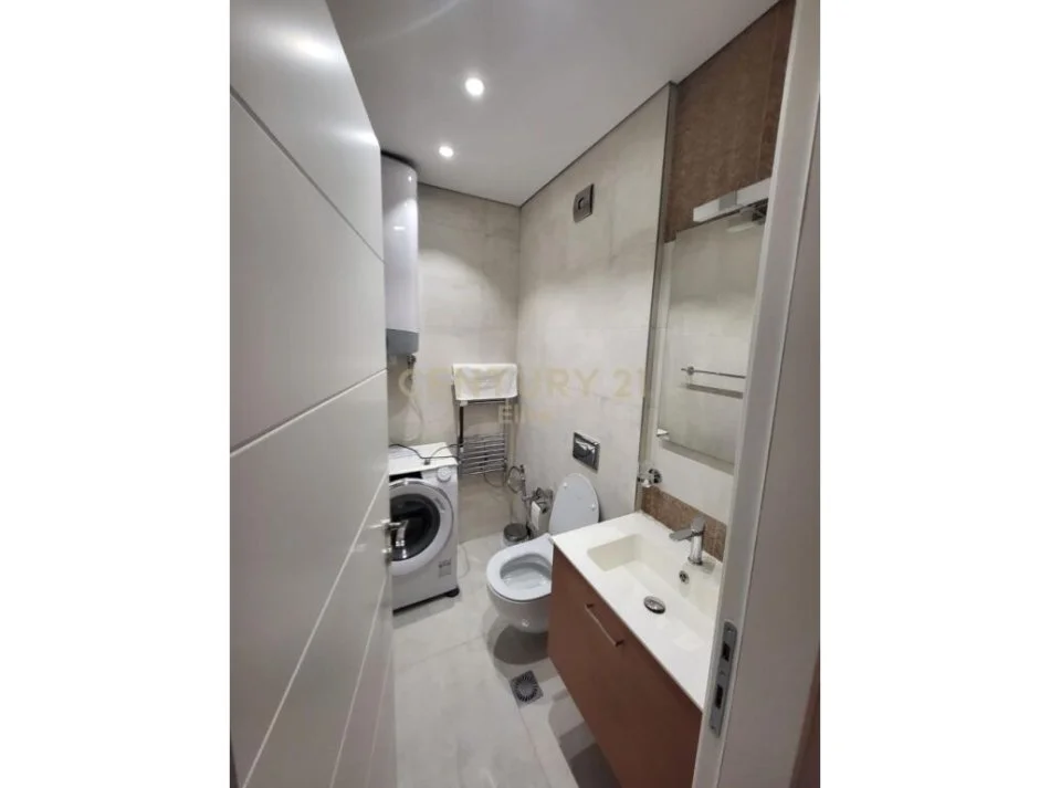 Tirane, jepet me qera apartament 2+1 Kati 8, 103 m² 1.200 € 