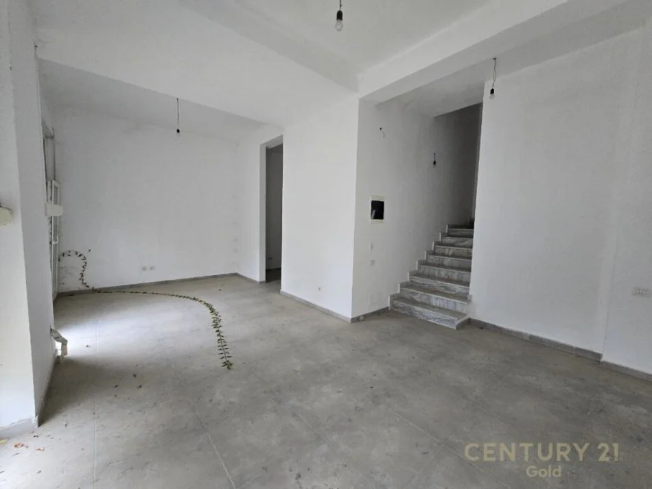 Tirane, shitet apartament 4+1+Ballkon , 350 m² 580.000 € (KODRA E DIELLIT 2)