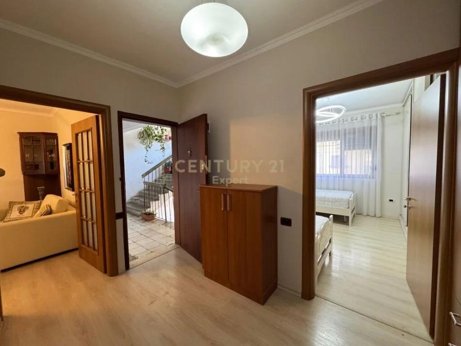 Tirane, shitet apartament 1+1 Kati 3, 59 m² 110.000 € 