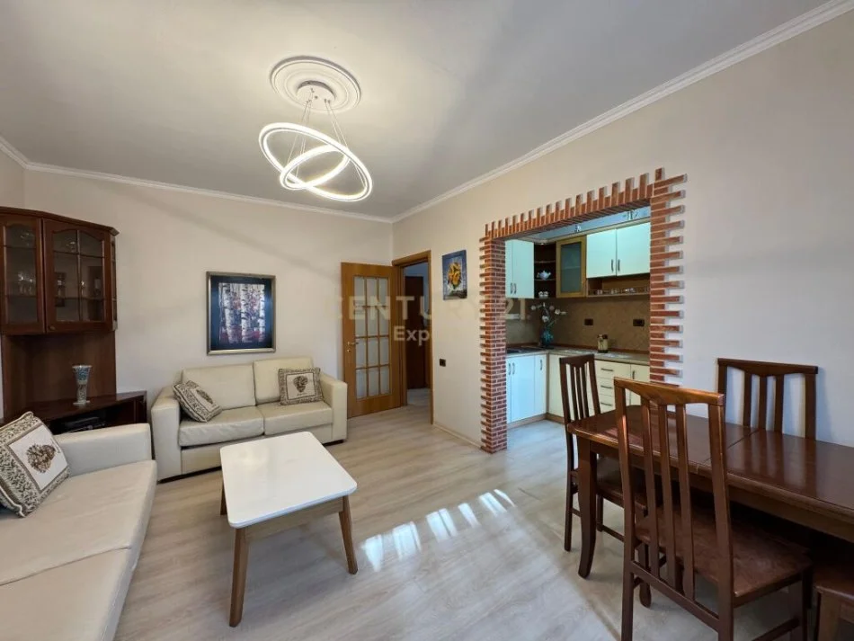 Tirane, shitet apartament 1+1 Kati 3, 59 m² 110.000 € 