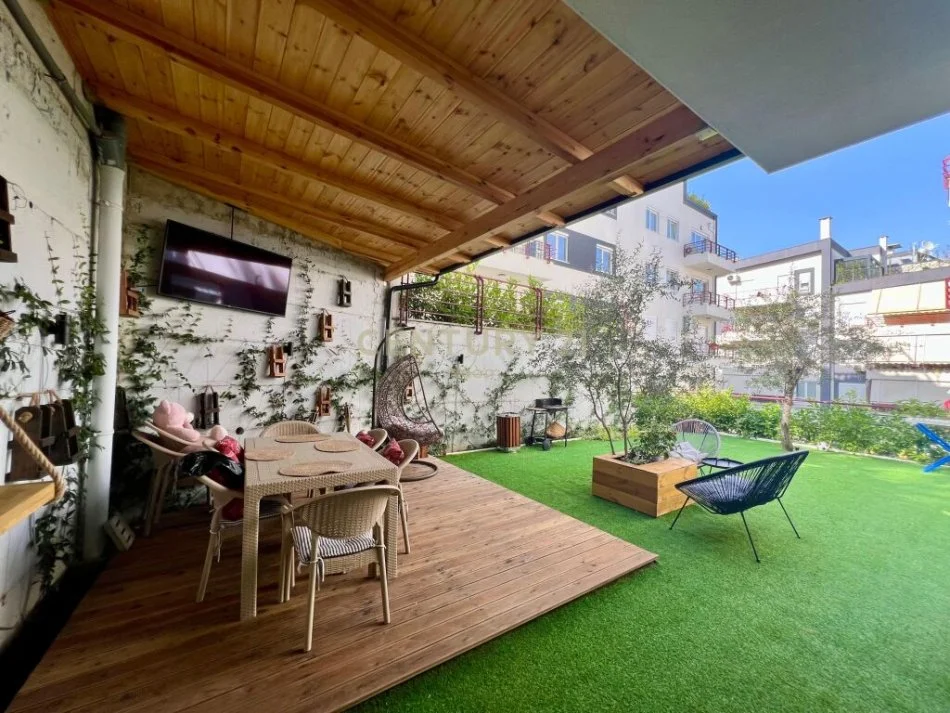 Tirane, jepet me qera apartament modern 2+1+2 me oborr te Liqeni i Thate, Kati 3, 100 m² 1.200 € (Neom108688)