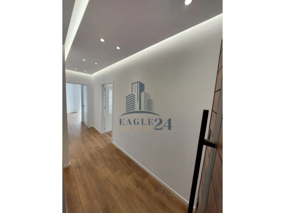 Tirane, shitet apartament 2+1 Kati 10, 100 m² 213.000 € (Rruga e Barrikadave)