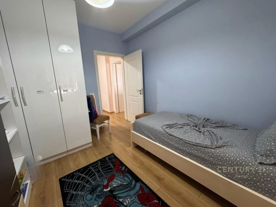 Tirane, jepet me qera apartament 2+1 Kati 6, 87 m² 650 € (Rruga 5 Maji)