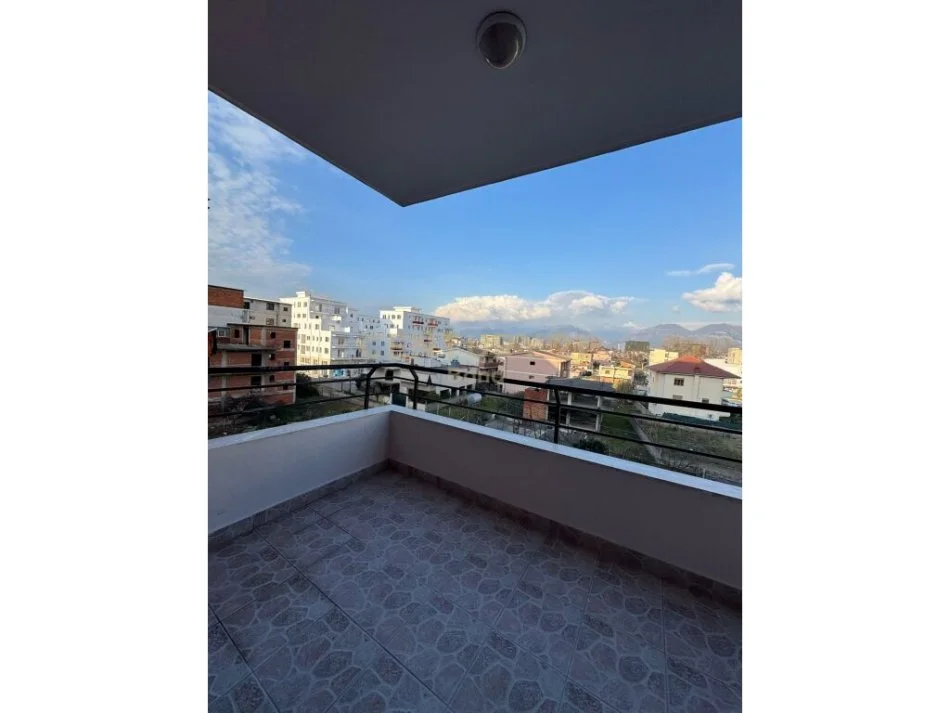 Tirane, jepet me qera apartament 2+1 Kati 3, 100 m² 400 € (Astiri)