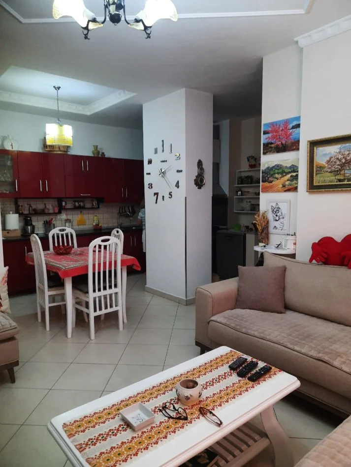 Tirane, shitet apartament 2+1 Kati 5, 86 m² 190.000 € (Zogu i Zi)