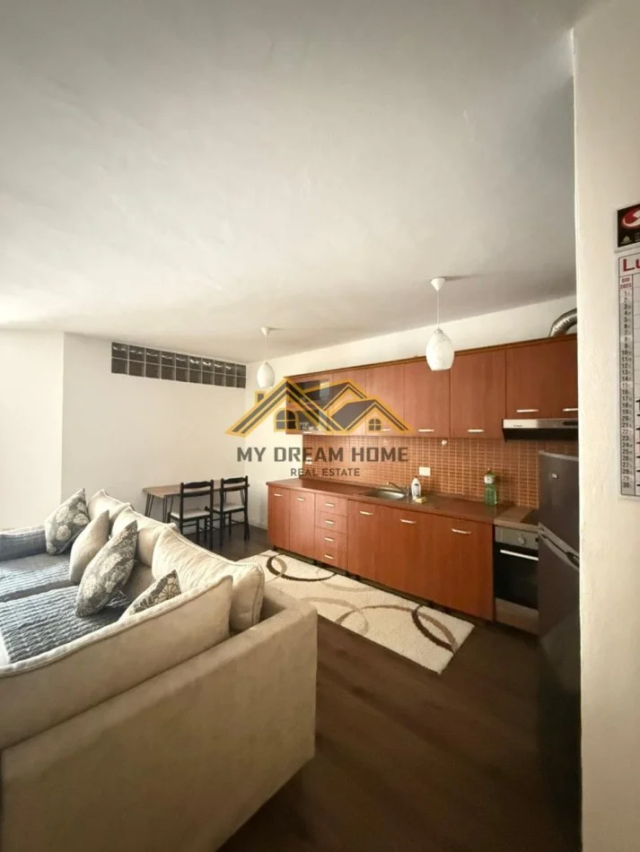 Durres, jepet me qera apartament 1+1 Kati 4, 60 m² 450 € (VOLLGA)