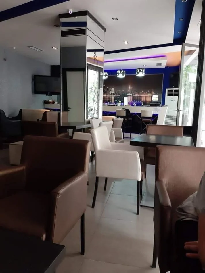 Tirane, shitet ambjent biznesi Kati 0, 76 m² 130.000 € (3 Dëshmorët)