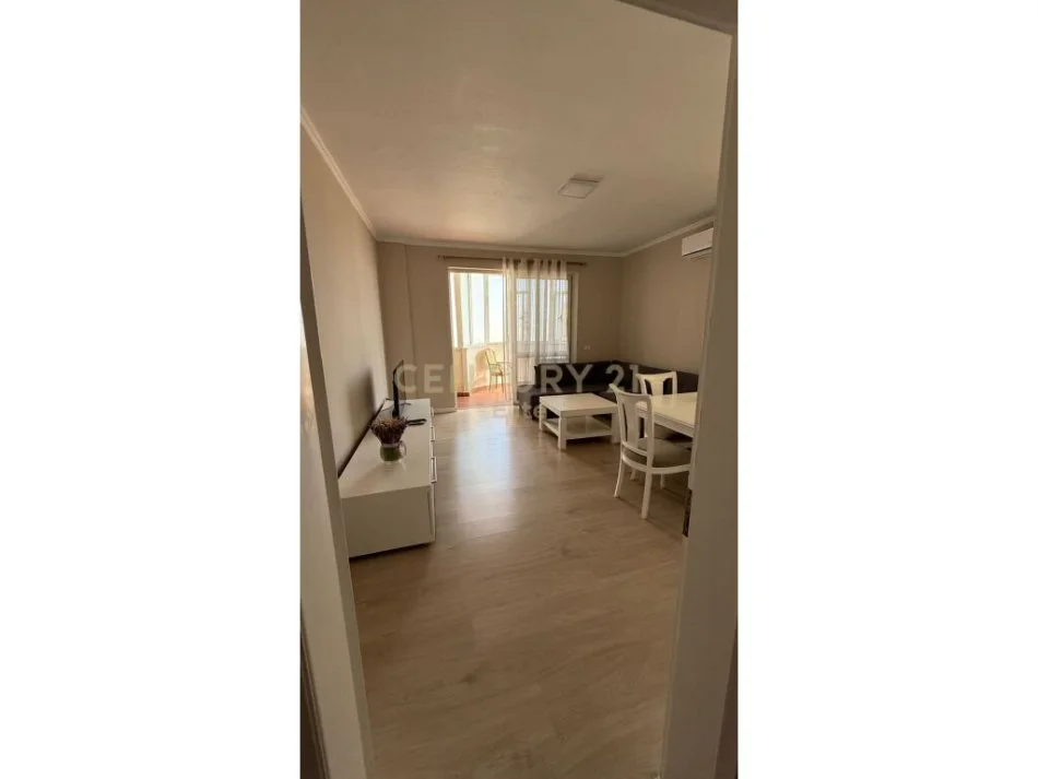 Tirane, jepet me qera apartament 1+1 Kati 8, 78 m² 700 € (Stadiumi Dinamo)
