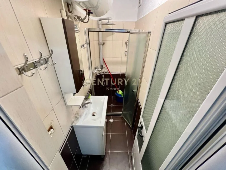 Tirane, jepet me qera apartament 3+1+Aneks+Ballkon Kati 4, 120 m² 580 € (Neom108830)