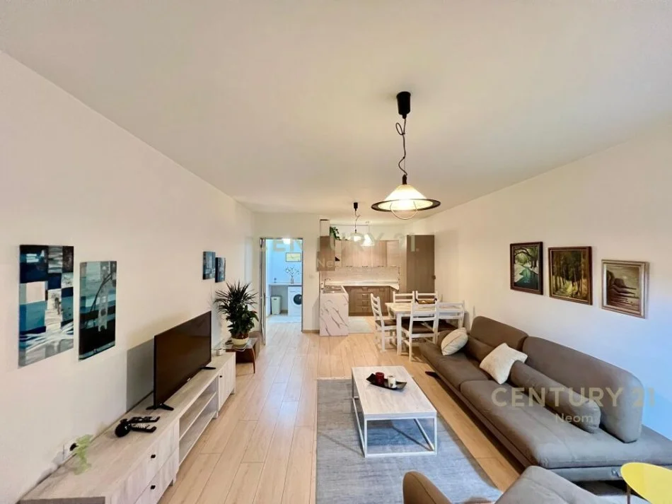 Tirane, jepet me qera apartament 2+1+Aneks+Ballkon Kati 4, 120 m² 880 € (Neom108837)