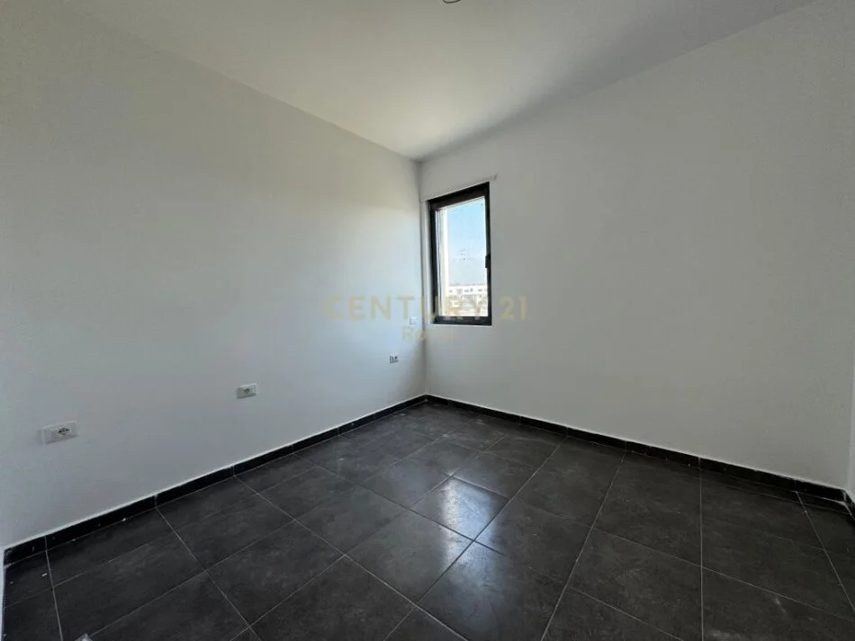 Tirane, shitet apartament 3+1 Kati 2, 147 m² 286.650 € 