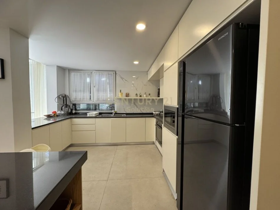 Durres, shes Vile 3+1+Aneks+Ballkon Kati 2, 200 m² 500.000 € (Qerret)