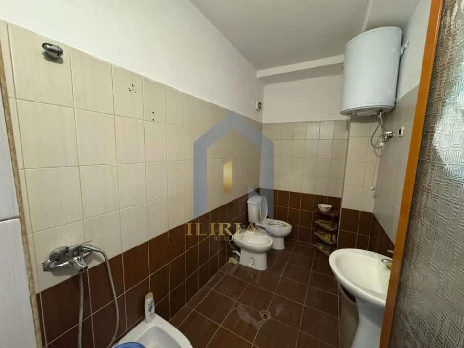 Tirane, shitet apartament 1+1 Kati 3, 46 m² 59.500 € (Apartament 1+1 per shitje ne “Kombinat”)