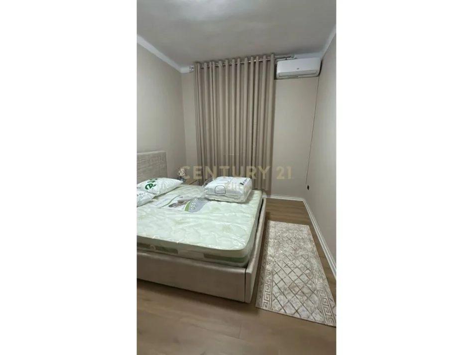 Tirane, jepet me qera apartament 1+1 Kati 5, 60 m² 650 € (Pallatet Agimi)