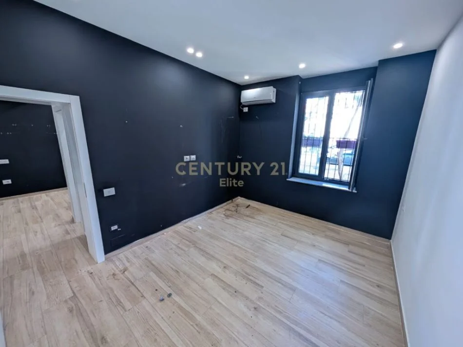 Tirane, jepet me qera ambjent biznesi Kati 1, 50 m² 600 € (Stadiumi Dinamo)