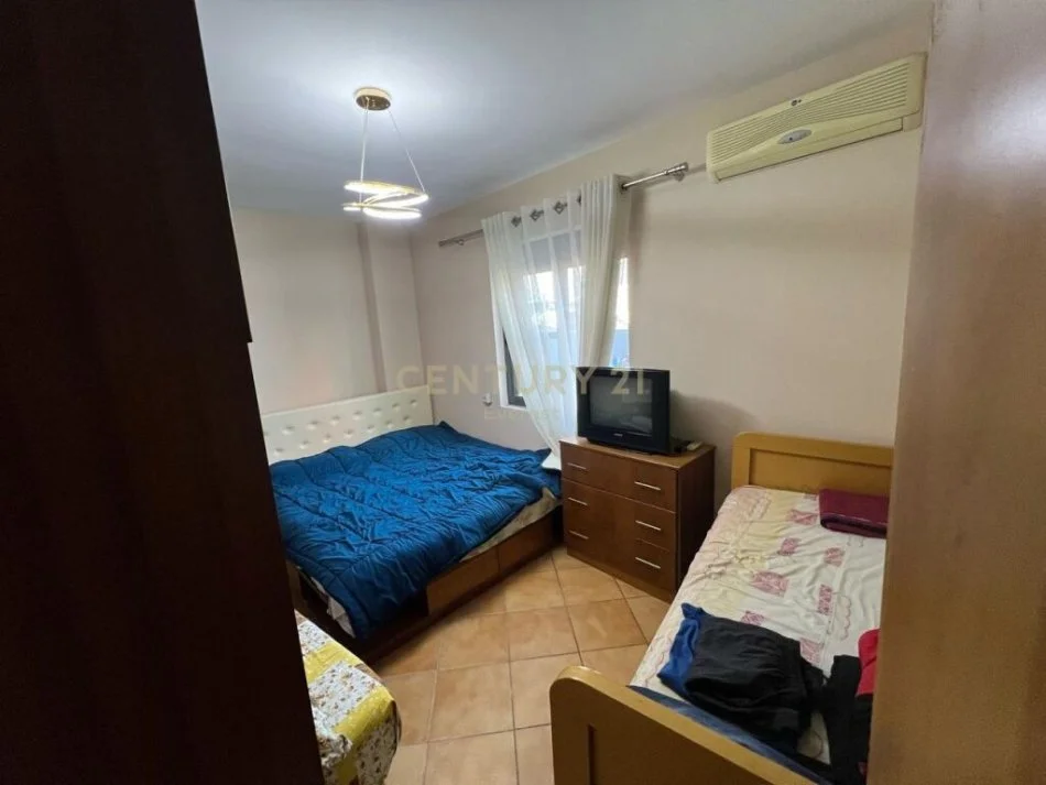 Tirane, jepet me qera apartament 1+1 Kati 5, 67 m² 450 € (Rruga 5 Maji)