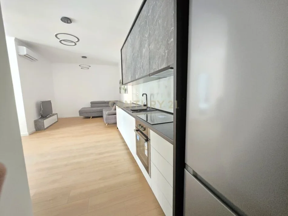 Tirane, shitet apartament 2+1+Ballkon Kati 7, 96 m² 148.000 € (LAPRAKE)