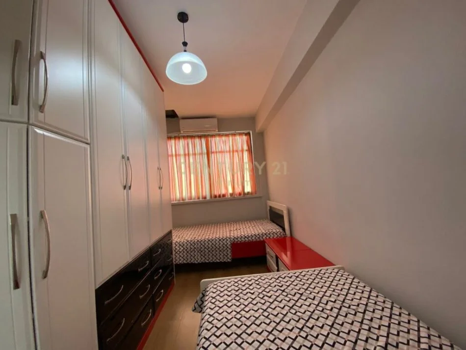 Tirane, jepet me qera apartament 3+1 Kati 2, 90 m² 500 € 