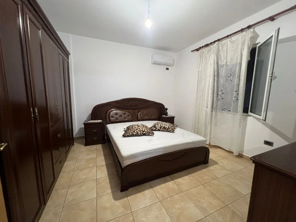 Tirane, jepet me qera apartament 1+1 Kati 1, 70 m² 400 € (Siri Kodra prane Hotel Meridian)