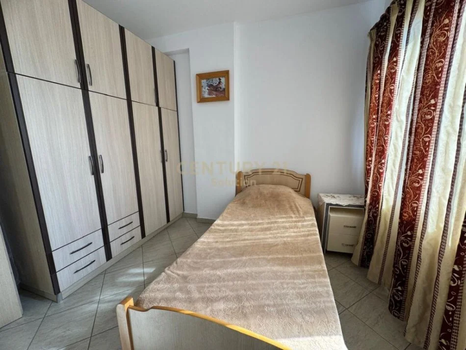 Tirane, jap me qera 2+1 Kati 4, 97 m² 430 € (rruga 3 deshmoret)