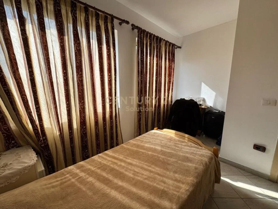 Tirane, jap me qera 2+1 Kati 4, 97 m² 430 € (rruga 3 deshmoret)
